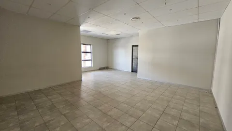 Lombardy Estate, 66 Graham Rd, Silverlakes